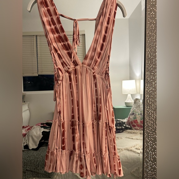 Small tie dye pink Dress🏖️ Stella Dallas Boutique - Picture 2 of 4